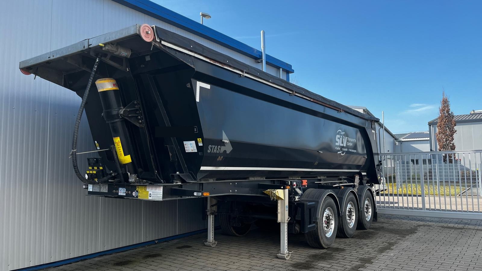 SLV Transporte STAS Kippsattel in Seitenansicht